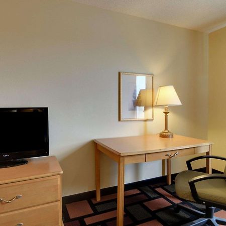 Quality Inn & Suites Malvern Экстерьер фото