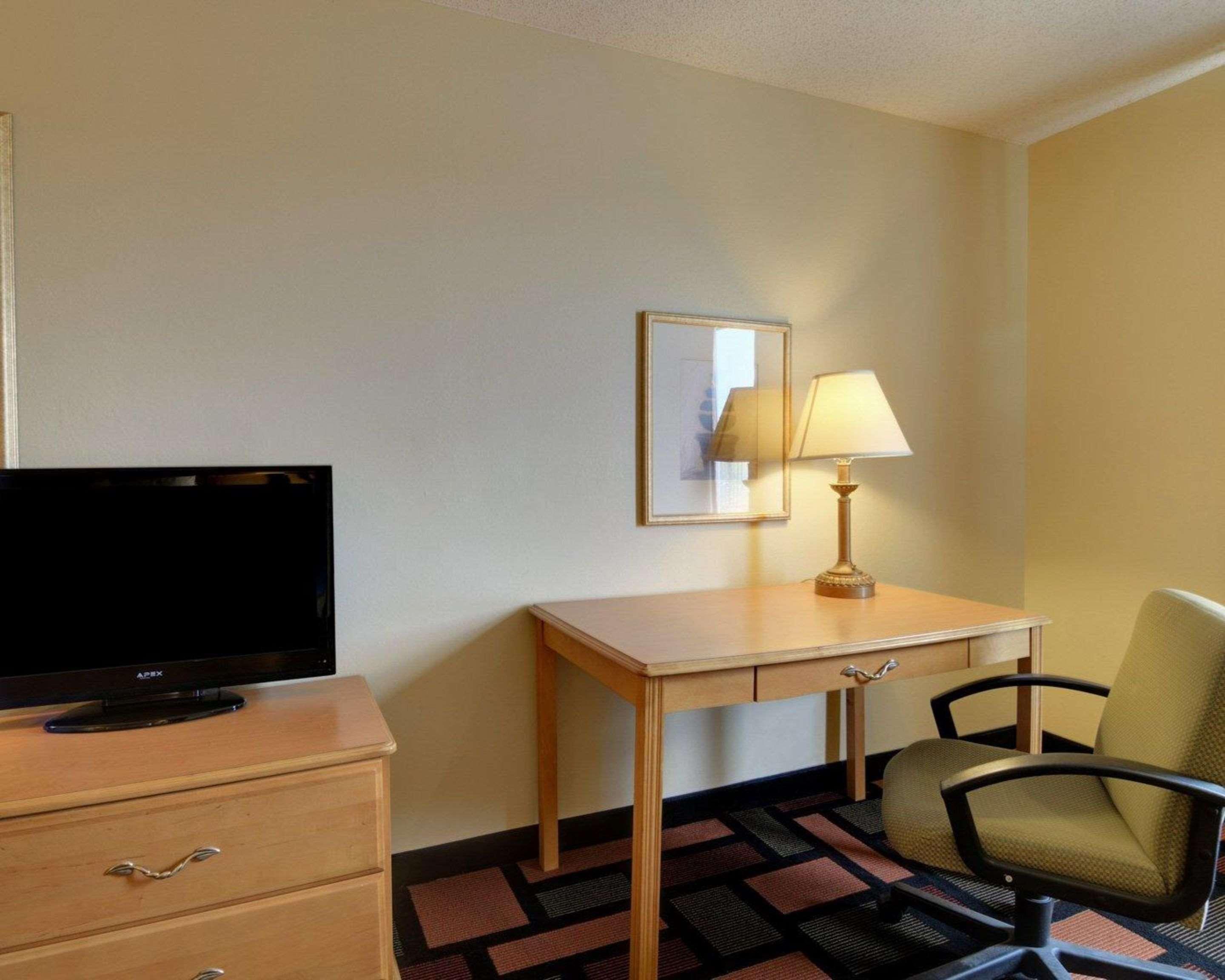 Quality Inn & Suites Malvern Экстерьер фото