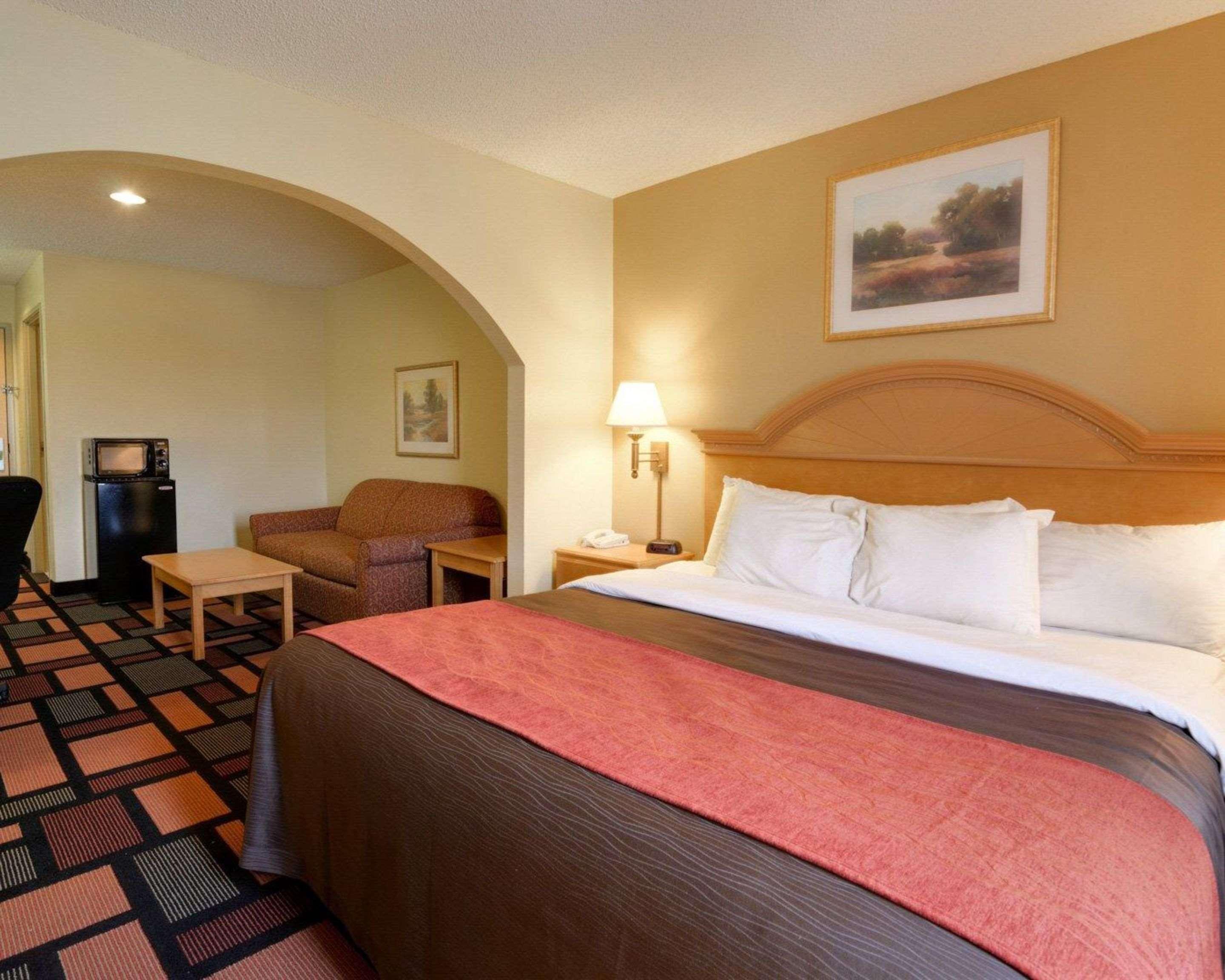 Quality Inn & Suites Malvern Экстерьер фото
