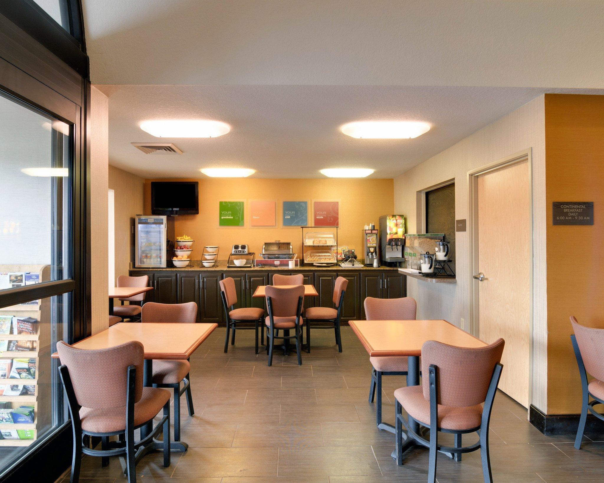 Quality Inn & Suites Malvern Экстерьер фото