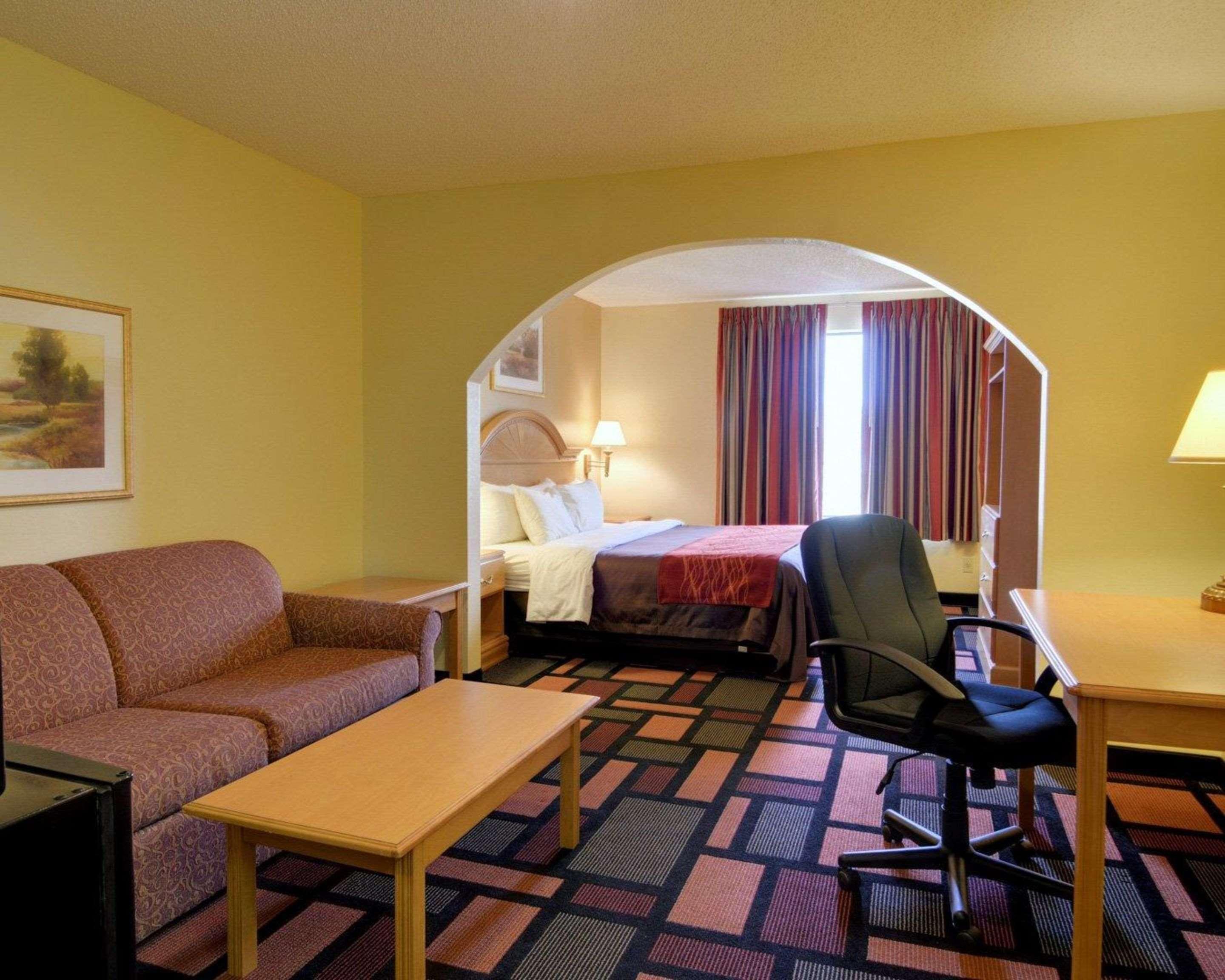 Quality Inn & Suites Malvern Экстерьер фото